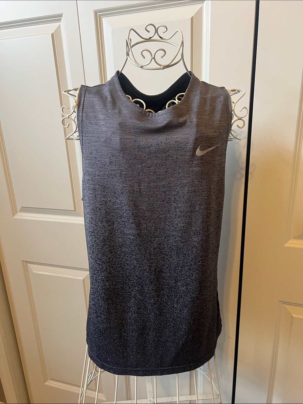 Nike Women's Black-to-Gray Ombre Sleeveless Training Tank